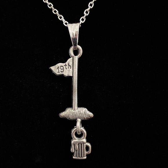 Golfer Necklace 19th Hole Flag Beer Mug - Picture 3 of 5